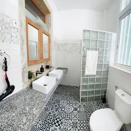For A Memorable In Lisbon, Ideal For Tourists